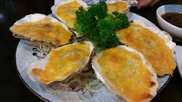 Cheese-baked oysters